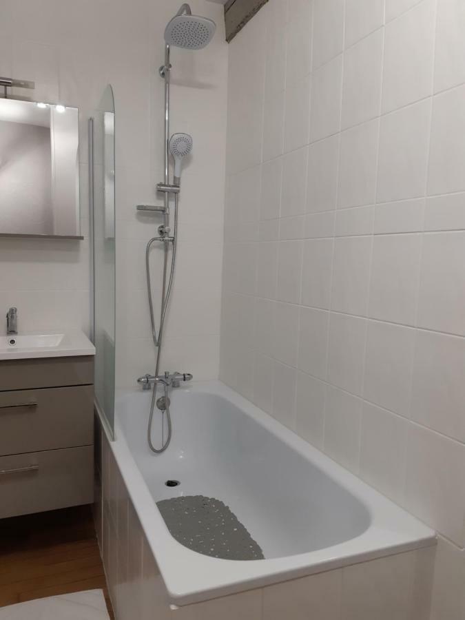 Joli T2 proche gare, hyper-centre et marais, 1 à 2 personnes, WIFI Bourges Exterior foto
