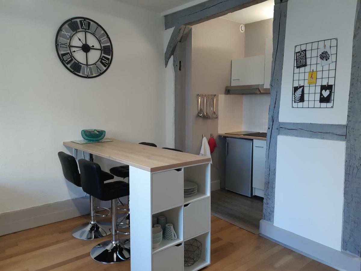 Joli T2 proche gare, hyper-centre et marais, 1 à 2 personnes, WIFI Bourges Exterior foto